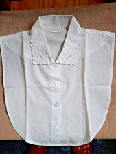 Weißer Einsteckkragen / Blusenkragen mit Lochstickerei