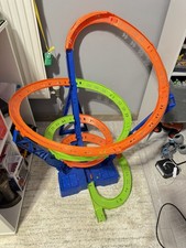 Hot Wheels Action Spiral Speed Crash Fahrzeug Autorennbahn Set - HGV67