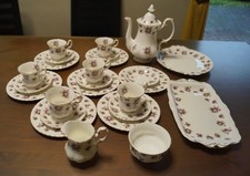 Royal Albert Sweet Violets Kaffeeservice 6 Personen 25 Teile