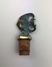 Zierkorken als Fisch, in Bronze Messing grün patiniert 1950/60er