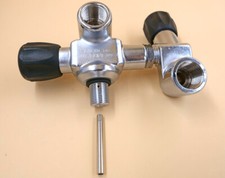 Double valve compressed air