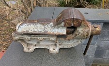 Alter Schraubstock LES