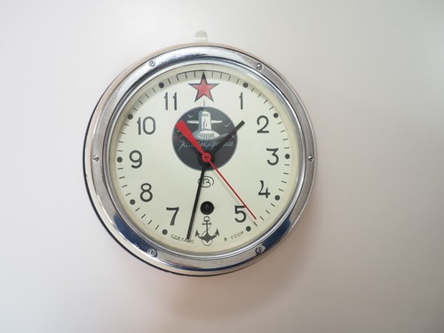 Sowjetische schiffsuhr vostok - schiffsuhr,