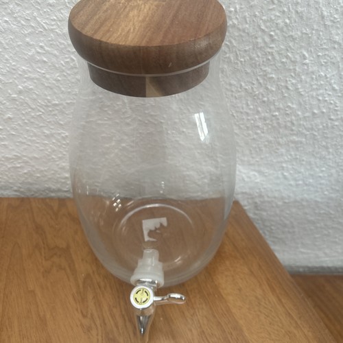 Wasserkaraffe mit hahn - mit,