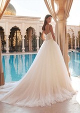 Exklusives Brautkleid von