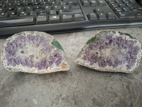 Amethyst geode paar 353g - geode,