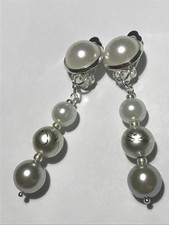 Ohrclips / silberfarben / Perlenglascabochon / Perlen mit zartem Muster / 4,0