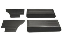 Schwarzes Türpappen Set mit