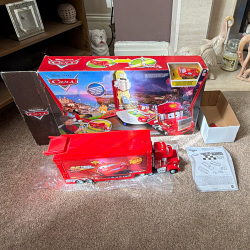 Mattel pixar cars mega mack - mattel,
