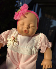 Lissi Bätz Puppe hell 33 cm Babypuppe LB 25 schlafend in Originakleidung 07 Doll
