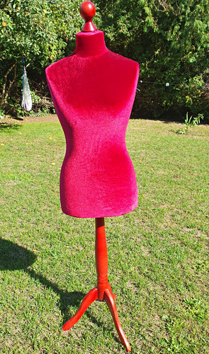 Schneiderpuppe samt bordeaux - schneiderpuppe,