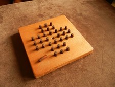 Vintage Holzspiel / Brettspiel "Solitär" mit Stäbchen