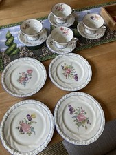 Henneberg-Porzellan aus Ilmenau -  4Tassen 4 Untertassen und  4 Teller