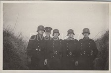 Foto, Polizei mit Stahlhelm