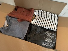 Über 40 Teile Damenpaket Gr. S 34/36 - Shirts Hosen Jacken PAKET Kleidung Basic