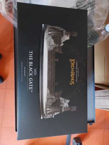 The lord - of, statue