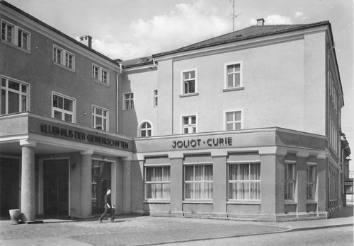 Riesa elbe klubhaus - a.,