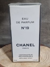 Chanel N° 19 Eau de Parfum