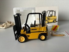 CAT Gabelstapler V.50 D in oker  NZG #309  1:25  OVP  neuwertig