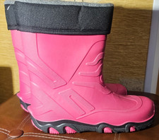 Mädchen Gummistiefel Schnee