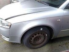 Audi A4 8E B7 original Kotflügel vorn links lichtsilber LY7W BJ2006