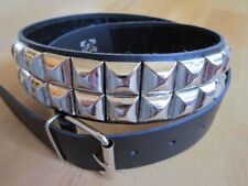 Ledergürtel mit Pyramidennieten 2-reihig Nietengürtel