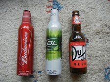 1 Flasche Duff Beer, 1 Aluflasche von Budweiser, 1 Aluflasche von BUD Light Lime