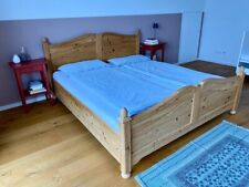 Vollholz Landhausmöbel - Schrank und Bett Set.