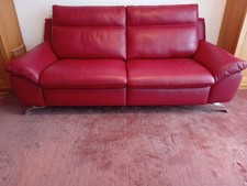 Couch ECHTLEDER weinrot, NEUWERTIG mit elektrischer RELAXFUNKTION, frei stellbar