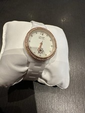 Sehr Geschmackvolle Keramikuhr