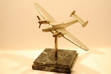 2 WK Flugzeug Modell