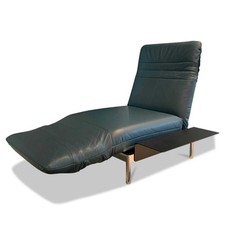 Rolf Benz Longchair Plura Leder 40.016 Blaugrün Fuß Glanzchrom mit Zubehör