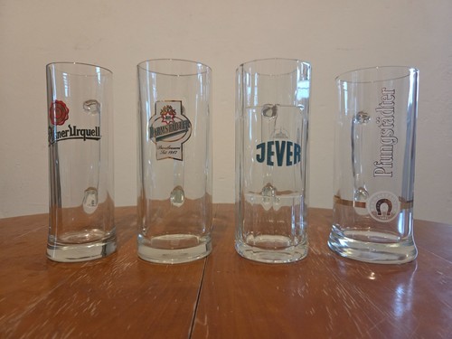 Bierkrüge zusammen - bierkrüge, )