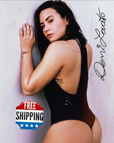 Demi lovato signed 8x10 - signed,