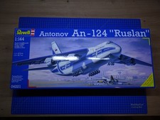 Revell 04221  Antonov An-124  1/144