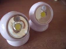 LED Kugelleuchte, Bewegungssensor, 360° drehbar, magnetische Basis, 2 Stück weiß