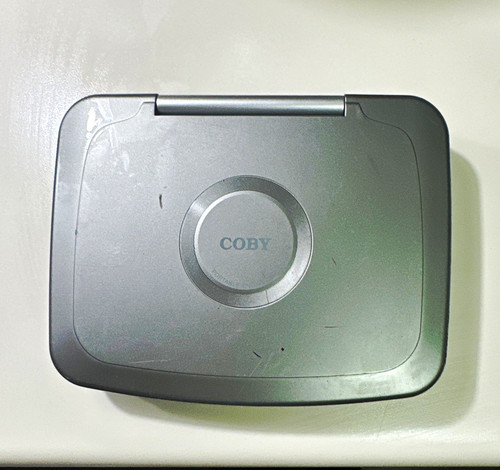 Coby dvd7005 7in portable - tf-dvd7005,