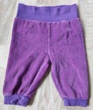 Baby-Kleidung – Flauschige Hose – Größe 68 – Lila – Liegelind