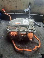 t0* Toyota Yaris Hybrid 2014