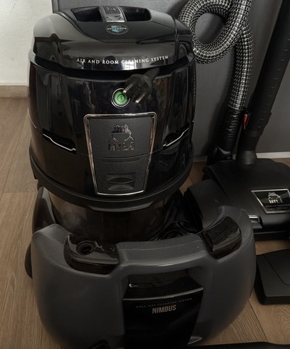 Hyla est defender ventus - est,