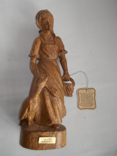 Holzfigur handgeschnitzt