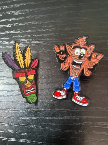 Crash bandicoot emaille pin - crash,