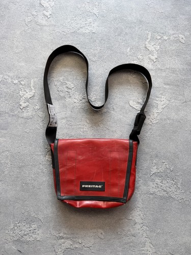 Freitag red messenger - ,