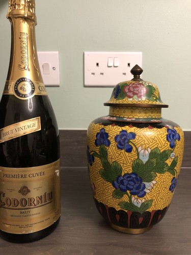 Eine chinesische cloisonné - chinesische,