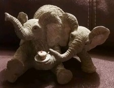 Original Tuskers Elefant mit Torte