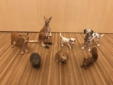 Sammlung 7 Tierfiguren Schleich Tiger Kängurus Hunde Igel Kaninchen Eichhörnchen