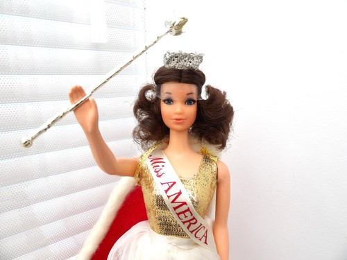 Barbie walk lively - barbie,