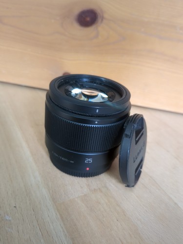 Lumix 25mm f1 7 - /, f1.7