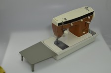 Nähmaschine Singer Capri  M.G.P.K. 220V 85 Hz schokobraun der 70er Jahre look