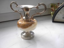 Mini-Vase, ca 9 cm, versilbert mit einen edelstein  Achat?)